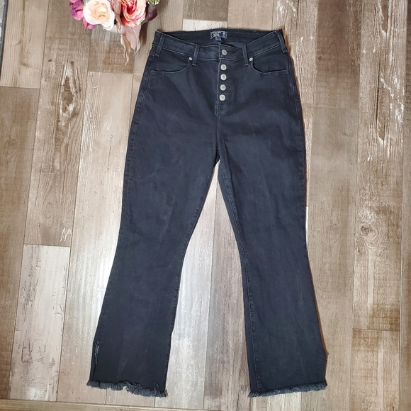 Abercrombie & Fitch Black High Rise Ankle Flare Denim Jeans Size 28 / 6R EUC - Picture 5 of 16